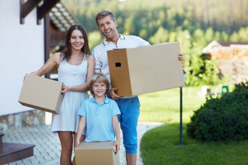 Removal truck hire service in Richmond for house and office moves