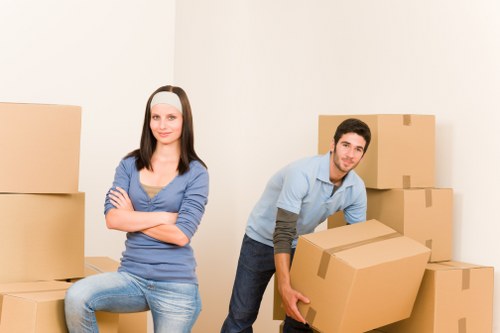 Packing boxes and furniture for removals in Richmond